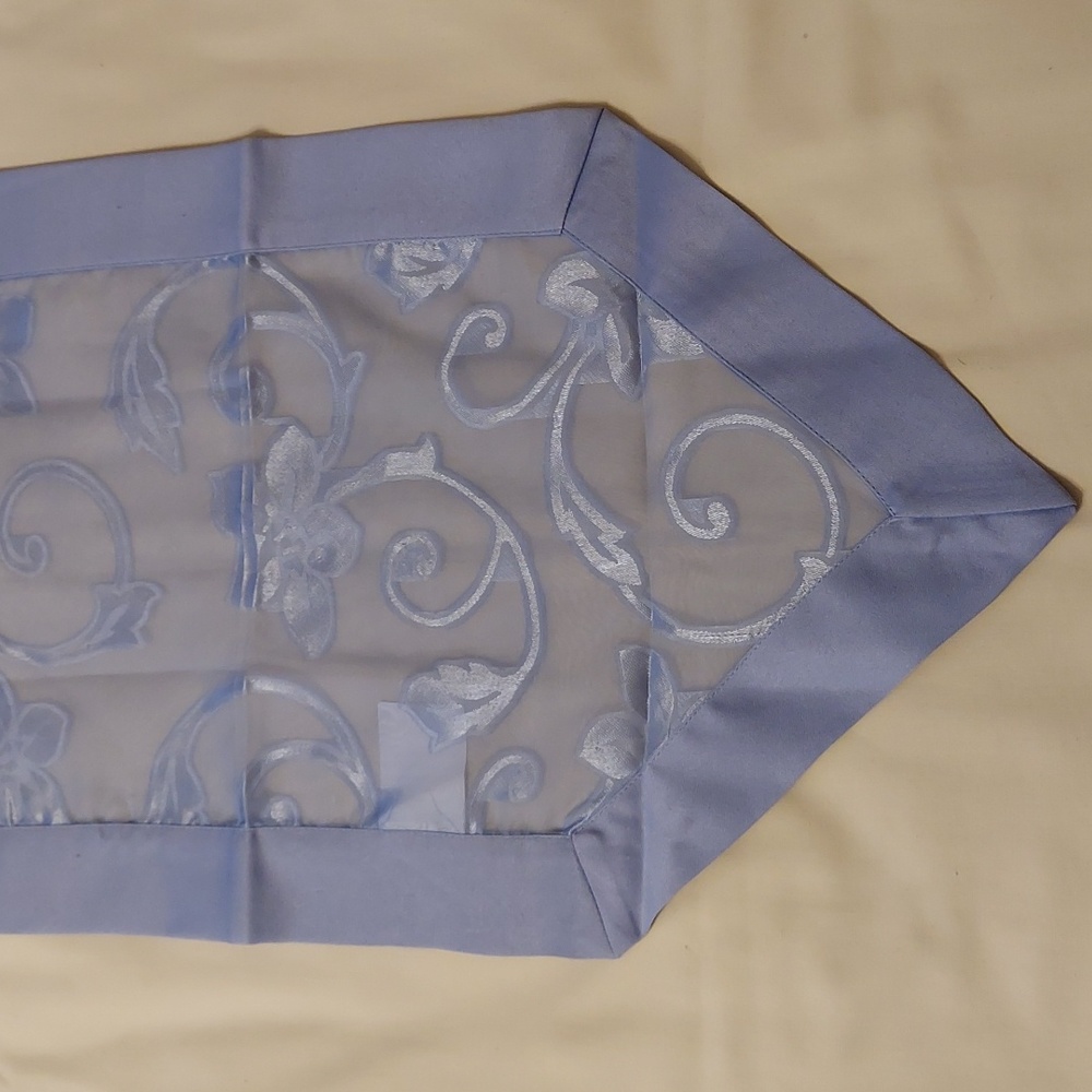 Blue Sheer Pattern Table Runner - Picture 4 of 8